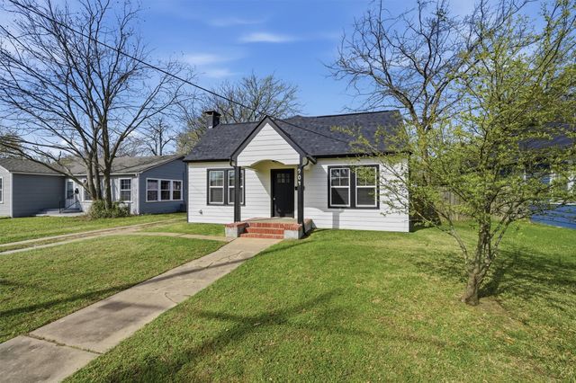 904 N Woods Street, Sherman, TX 75092