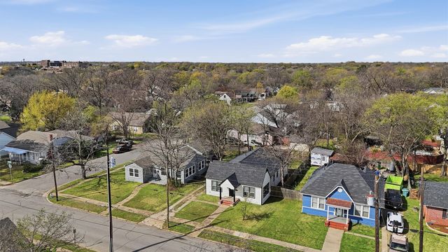 904 N Woods Street, Sherman, TX 75092