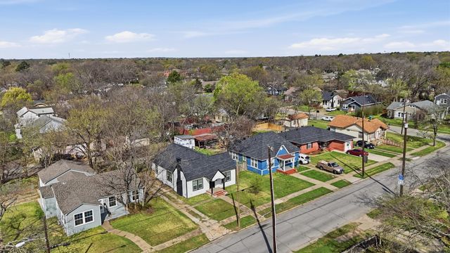 904 N Woods Street, Sherman, TX 75092