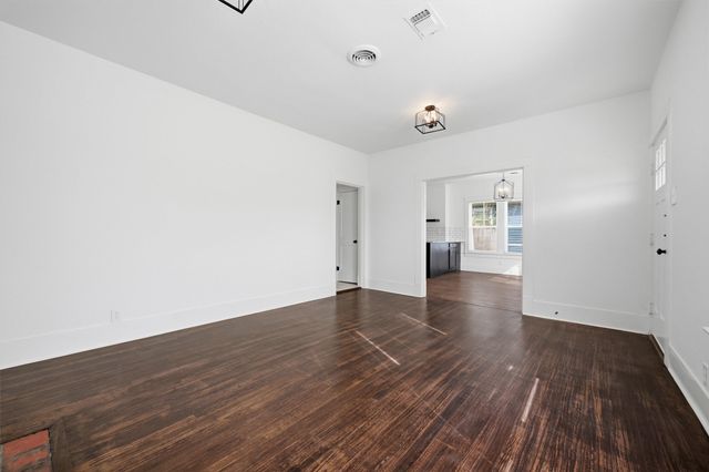 904 N Woods Street, Sherman, TX 75092