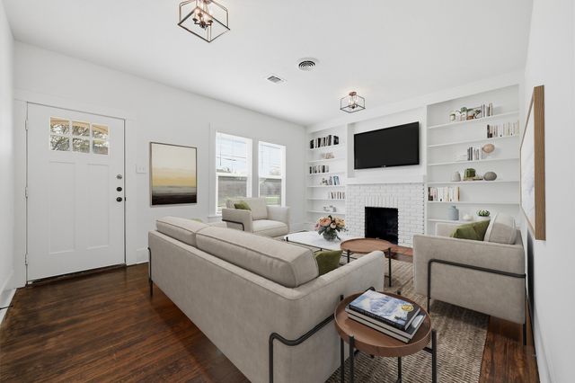 904 N Woods Street, Sherman, TX 75092