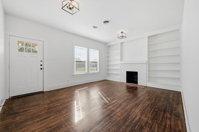 904 N Woods Street, Sherman, TX 75092