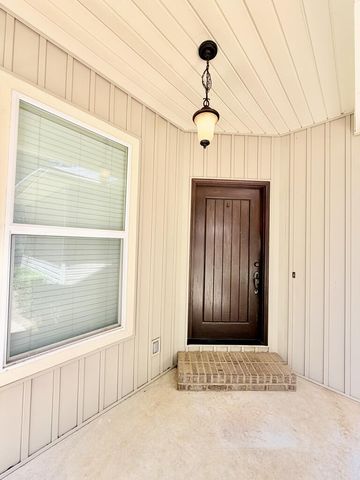 1204 Baywood Rd, Dothan, AL 36305