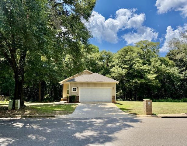 1204 Baywood Rd, Dothan, AL 36305