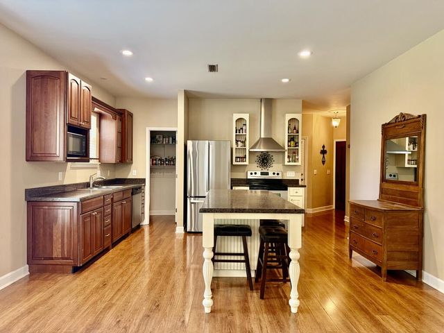 1204 Baywood Rd, Dothan, AL 36305