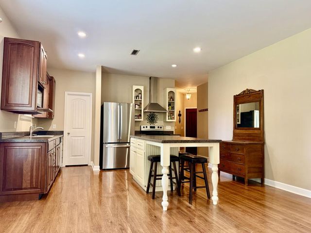 1204 Baywood Rd, Dothan, AL 36305