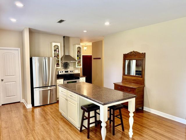 1204 Baywood Rd, Dothan, AL 36305