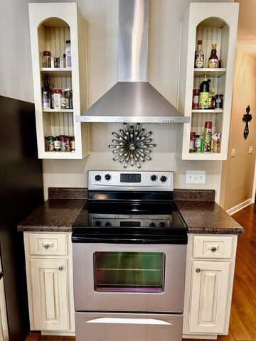 1204 Baywood Rd, Dothan, AL 36305