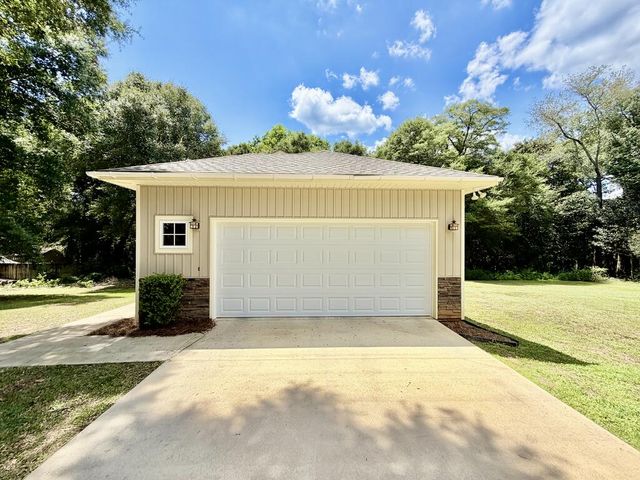 1204 Baywood Rd, Dothan, AL 36305