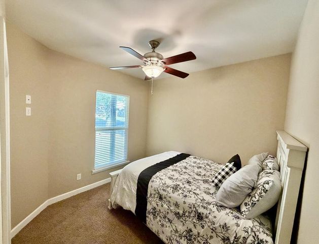 1204 Baywood Rd, Dothan, AL 36305