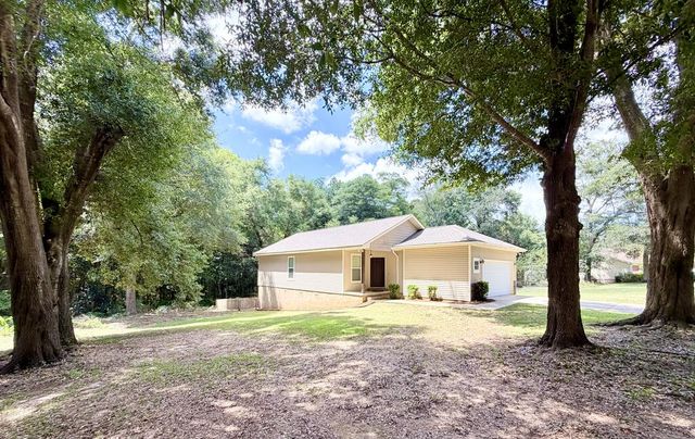 1204 Baywood Rd, Dothan, AL 36305