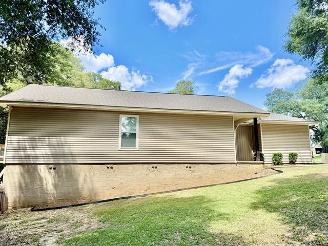 1204 Baywood Rd, Dothan, AL 36305