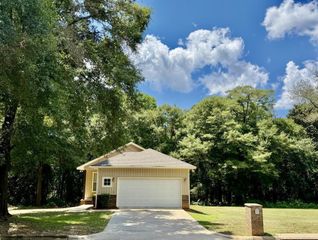 1204 Baywood Rd, Dothan, AL 36305