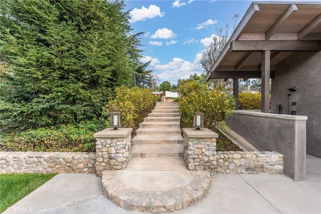 12669 Valley View Lane, Redlands, CA 92373