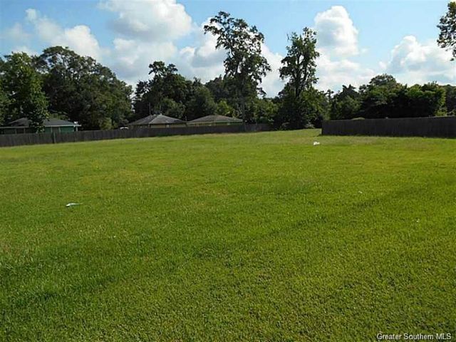 1718 N Martin Luther King Highway, Lake Charles, LA 70601