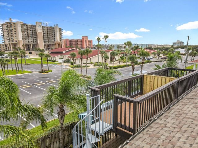 3813 SANDSTONE COURT, New Smyrna Beach, FL 32169