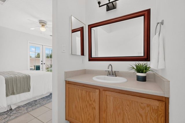 1304 Villa Campo NE, Albuquerque, NM 87113