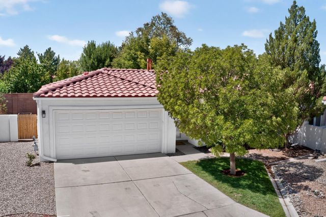 1304 Villa Campo NE, Albuquerque, NM 87113