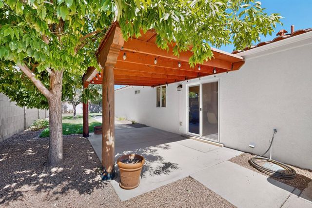 1304 Villa Campo NE, Albuquerque, NM 87113