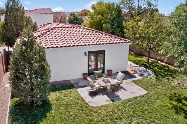 1304 Villa Campo NE, Albuquerque, NM 87113