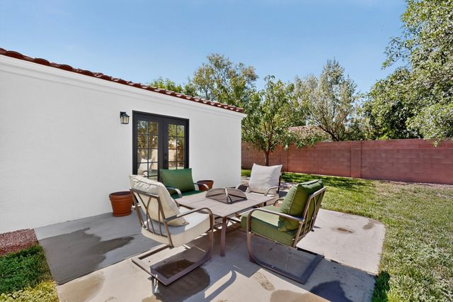 1304 Villa Campo NE, Albuquerque, NM 87113