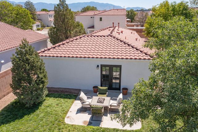 1304 Villa Campo NE, Albuquerque, NM 87113