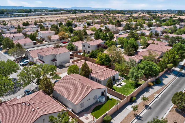 1304 Villa Campo NE, Albuquerque, NM 87113