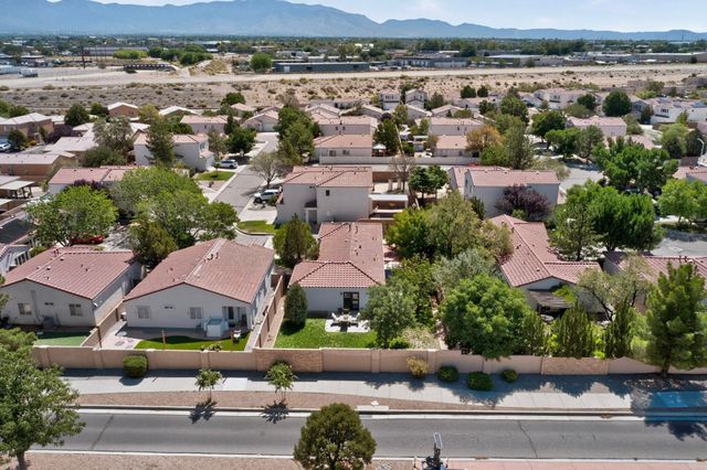 1304 Villa Campo NE, Albuquerque, NM 87113
