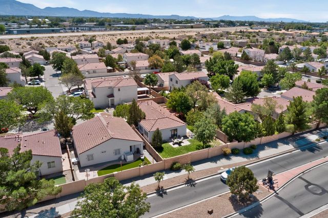 1304 Villa Campo NE, Albuquerque, NM 87113