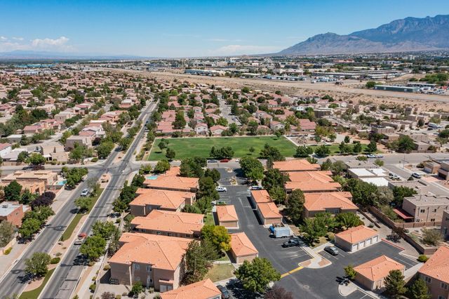 1304 Villa Campo NE, Albuquerque, NM 87113