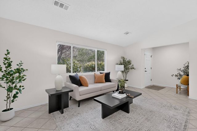 1304 Villa Campo NE, Albuquerque, NM 87113