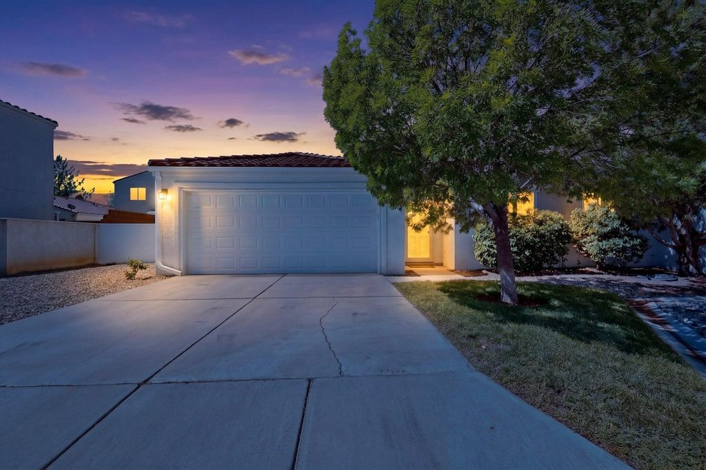 1304 Villa Campo NE, Albuquerque, NM 87113