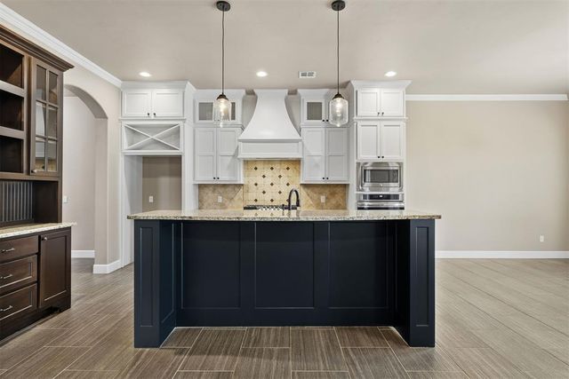 1113 Lindsey Lane, Moore, OK 73160