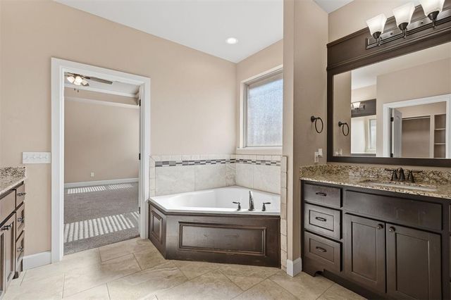1113 Lindsey Lane, Moore, OK 73160
