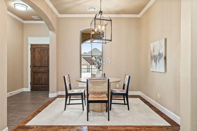 1113 Lindsey Lane, Moore, OK 73160