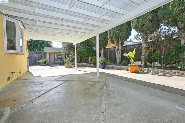 319 319 Pearl Dr, Livermore, CA 94550