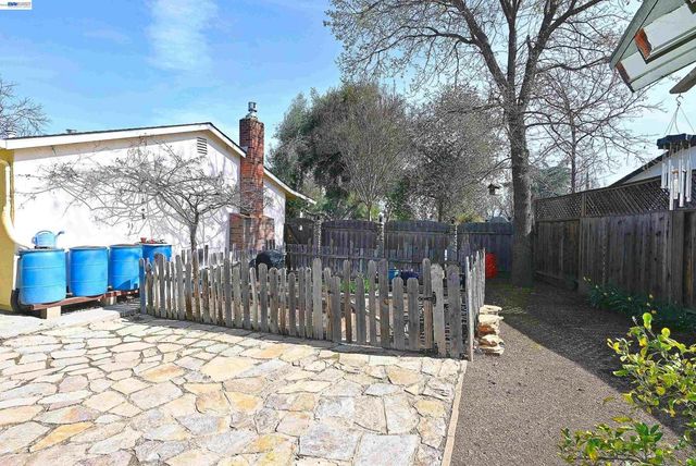 319 319 Pearl Dr, Livermore, CA 94550