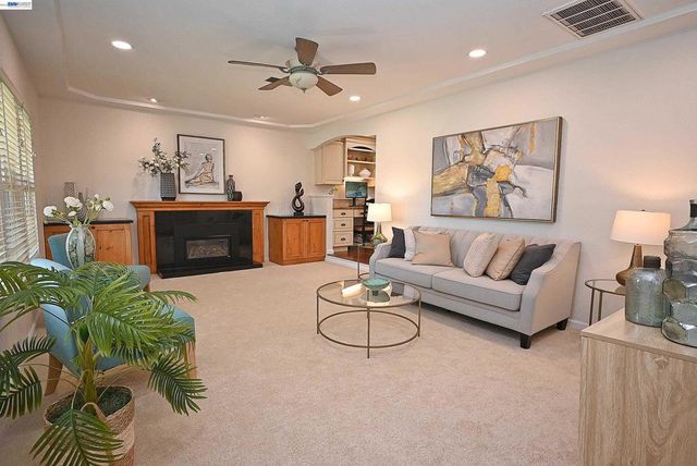 319 319 Pearl Dr, Livermore, CA 94550