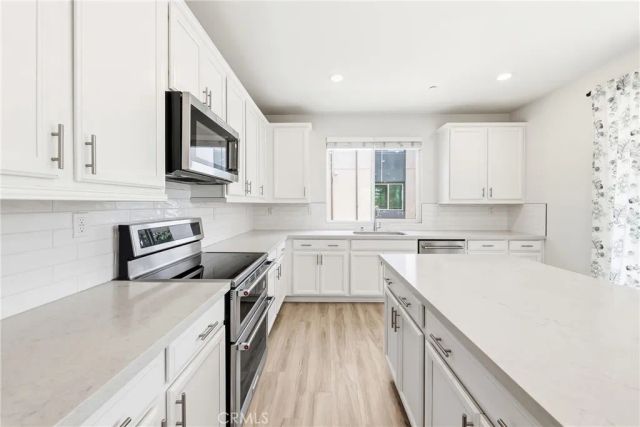 122 Citysquare, Irvine, CA 92614