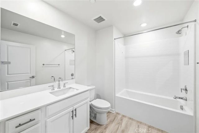 122 Citysquare, Irvine, CA 92614