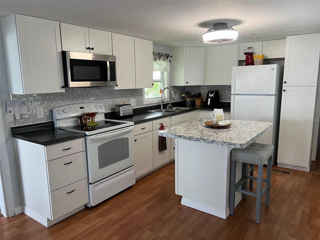 11300 124TH AVENUE 122, Largo, FL 33778