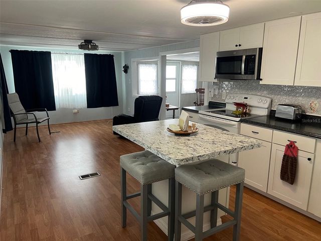 11300 124TH AVENUE 122, Largo, FL 33778