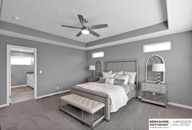 18406 Palisades Drive, Omaha, NE 68136