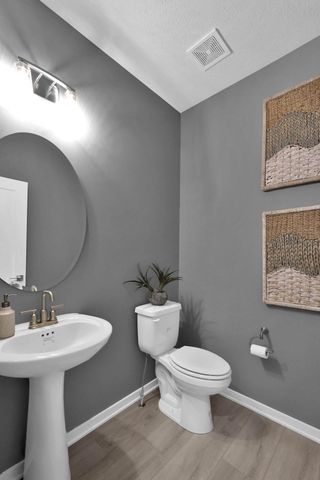 18406 Palisades Drive, Omaha, NE 68136