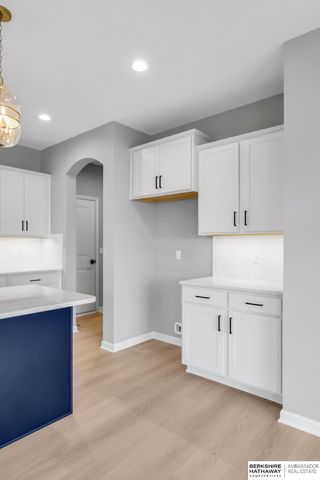 18406 Palisades Drive, Omaha, NE 68136