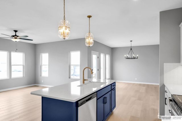 18406 Palisades Drive, Omaha, NE 68136