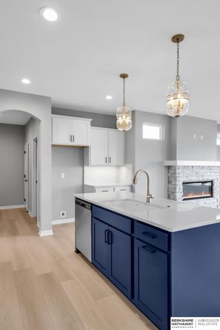 18406 Palisades Drive, Omaha, NE 68136