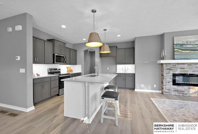 18406 Palisades Drive, Omaha, NE 68136