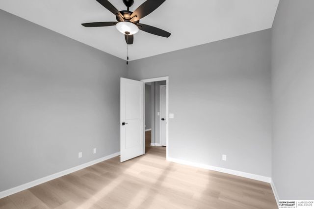 18406 Palisades Drive, Omaha, NE 68136