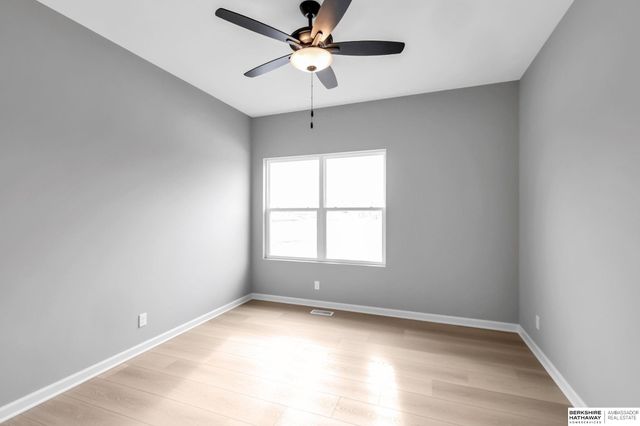 18406 Palisades Drive, Omaha, NE 68136